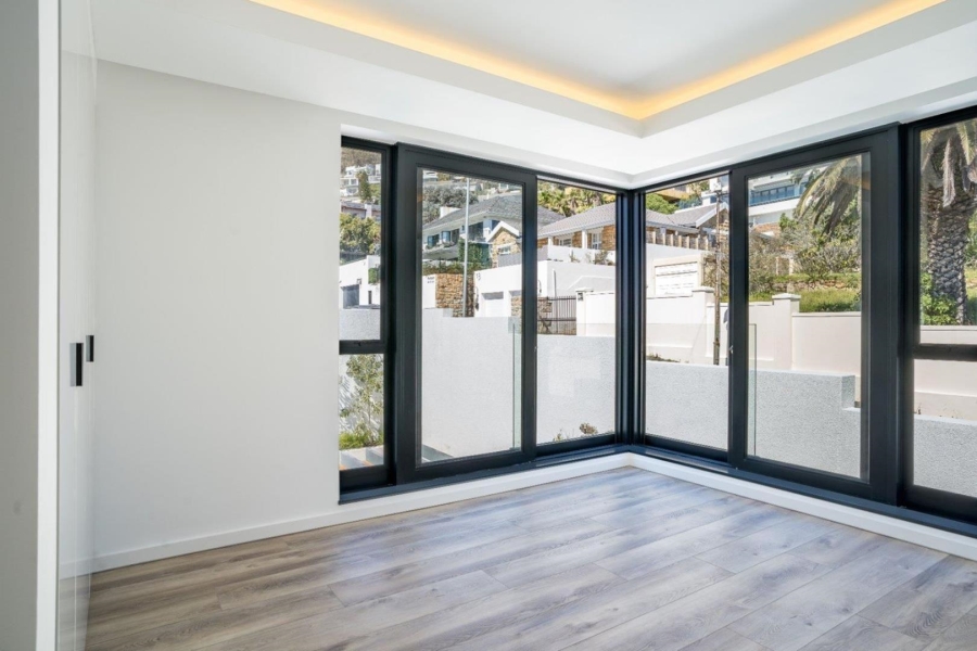 4 Bedroom Property for Sale in Fresnaye Western Cape